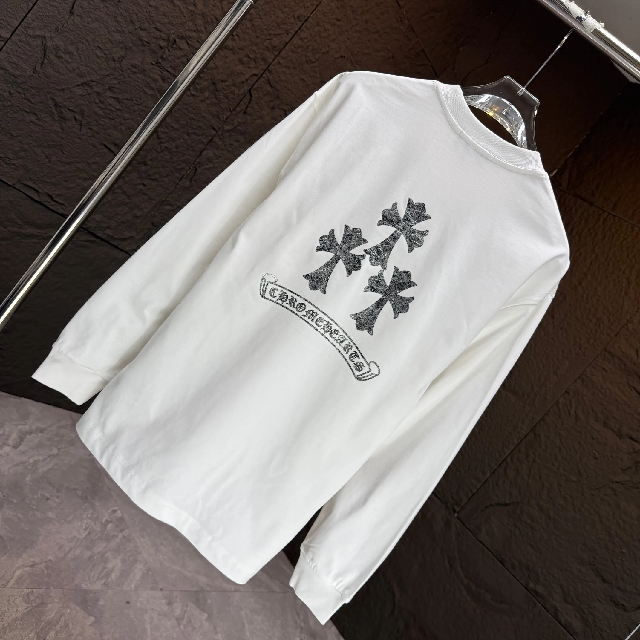 🅿️230 CH* Crow Heart* 2025 autumn and winter new thick long-sleeved T-shirt 320g pure cotton Sanskrit cross logo silver thread Color: Black White Angora Red Size: S M L XL